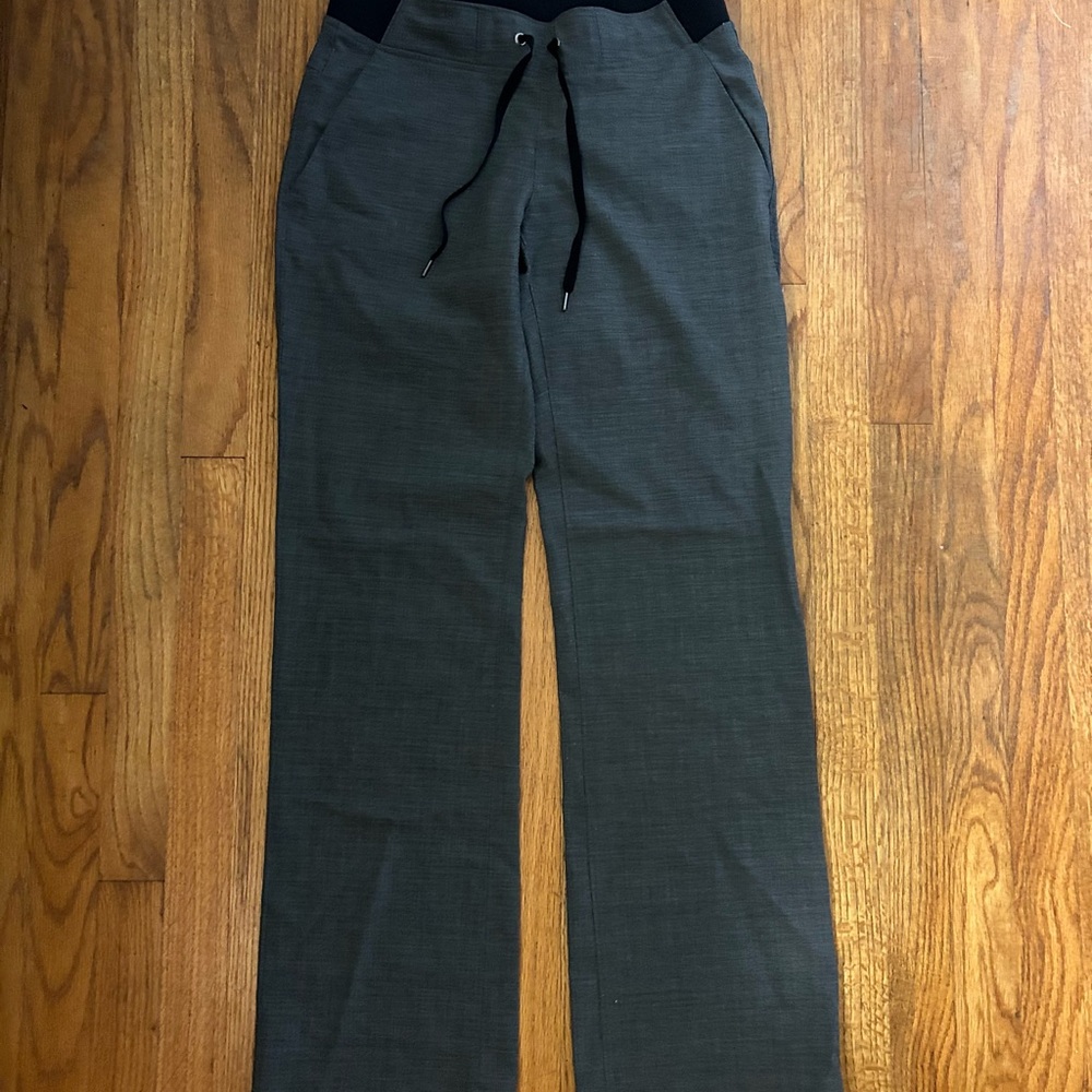 Athleta Women’s  Black and Gray Joggers